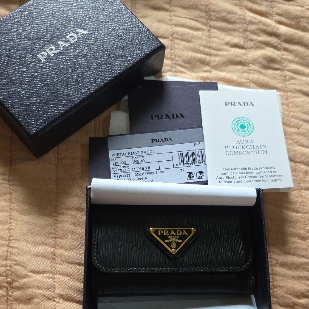 Prada Black Leather Key Holder -VITELLO MOVE TR